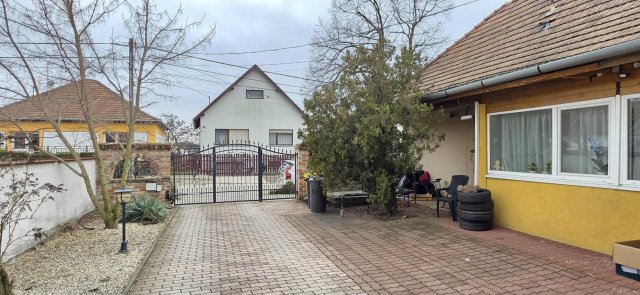 Eladó családi ház, Dunaharasztin 69.9 M Ft, 3 szobás