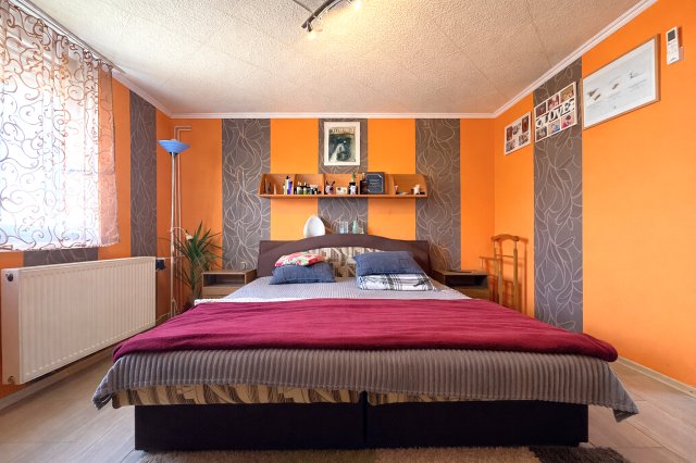 Eladó családi ház, Kiskunlacházán 100 M Ft, 3+2 szobás