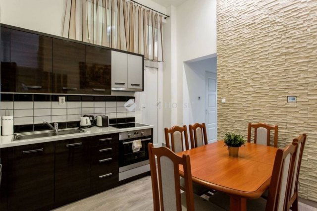 Eladó téglalakás, Budapesten, VI. kerületben 129.9 M Ft