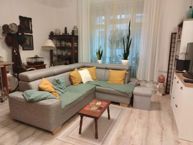 Eladó téglalakás, Budapesten, VIII. kerületben, Baross utcában