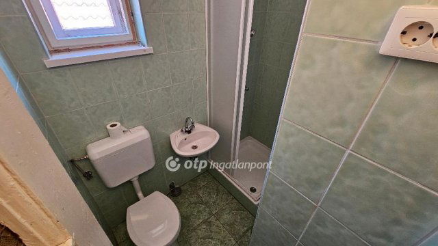 Eladó nyaraló, Mezőkövesden 25 M Ft, 2+2 szobás