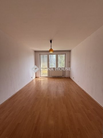 Eladó panellakás, Debrecenben 63.5 M Ft, 3 szobás