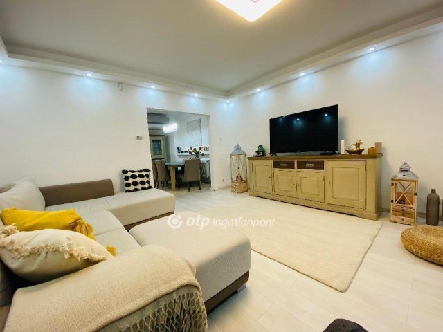 Eladó sorház, Debrecenben 127.9 M Ft, 2+1 szobás