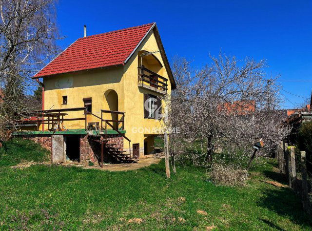 Eladó családi ház, Felsőörsön 57.9 M Ft, 1+2 szobás