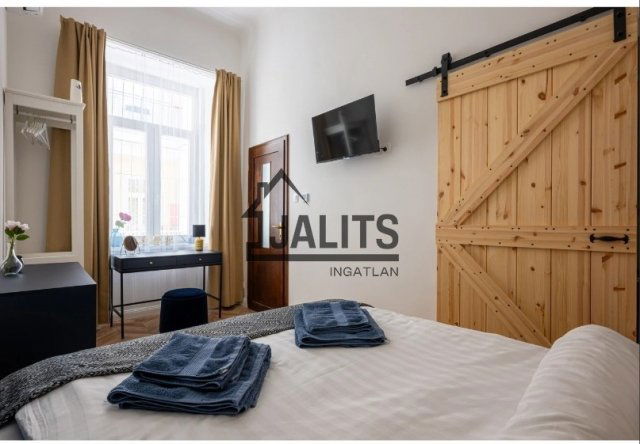 Kiadó téglalakás, albérlet, VII. kerületben, Akácfa utcában