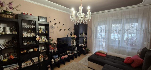 Eladó téglalakás, Budapesten, XVIII. kerületben, Dolgozó úton