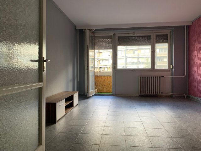 Eladó panellakás, Kecskeméten 32.9 M Ft, 1 szobás