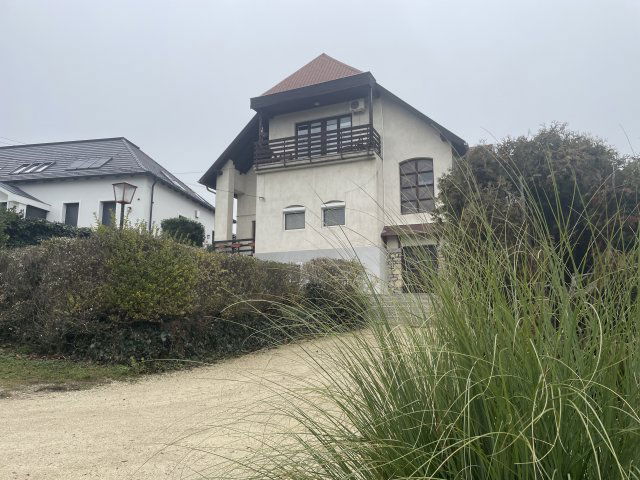 Eladó családi ház, Balatonfüreden 419 M Ft, 7+2 szobás