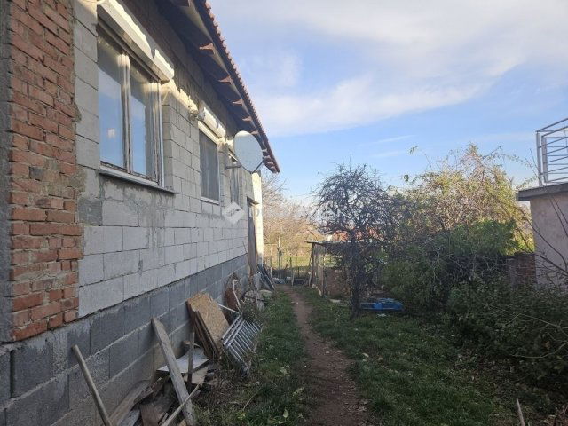 Eladó családi ház, Pécsett 69.9 M Ft, 3 szobás