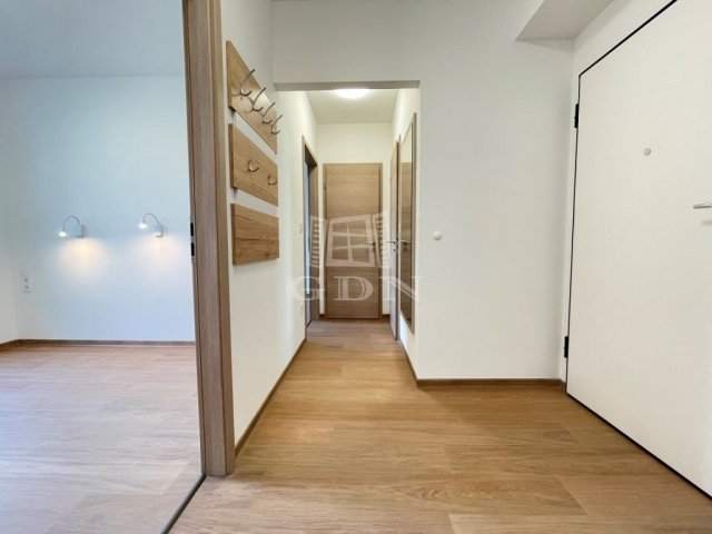 Kiadó téglalakás, albérlet, Székesfehérvárott 330 E Ft / hó