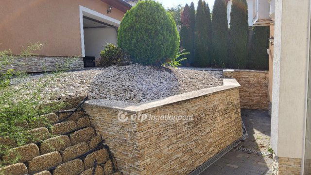 Eladó családi ház, Budapesten, III. kerületben 399 M Ft