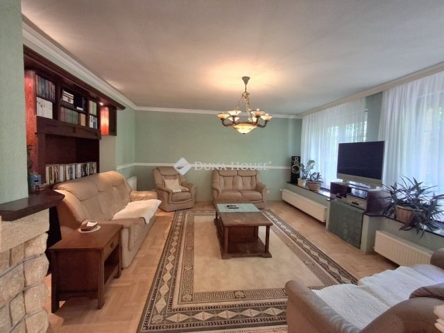 Eladó családi ház, Debrecenben 209 M Ft, 7 szobás