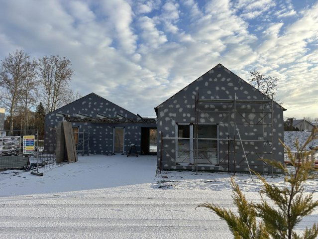 Eladó családi ház, Tatán 136.122 M Ft, 4 szobás