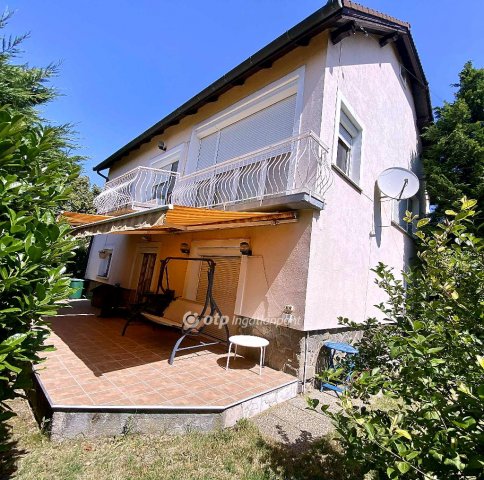 Eladó téglalakás, Szentendrén 129.9 M Ft, 3 szobás