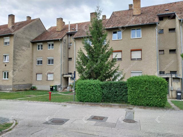 Eladó téglalakás, Vasváron 36 M Ft, 3 szobás
