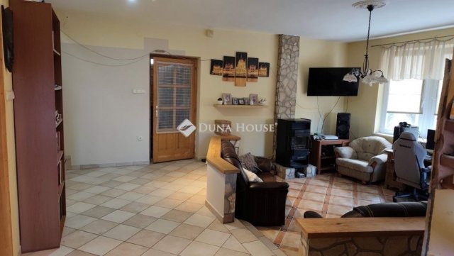 Eladó családi ház, Gárdonyban 139.9 M Ft, 5 szobás