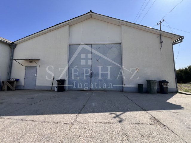 Eladó ipari ingatlan, Pécsett 0.45 M Ft / költözzbe.hu