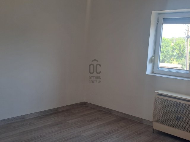 Eladó családi ház, Bényén 53 M Ft, 3 szobás