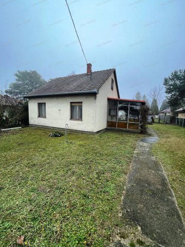 Eladó családi ház, Balatonfenyvesen 39.5 M Ft, 2 szobás