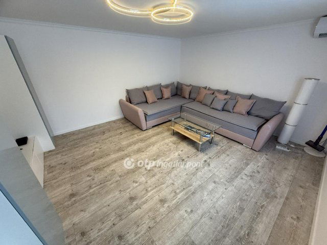 Eladó családi ház, Balatonbogláron 85 M Ft, 2 szobás