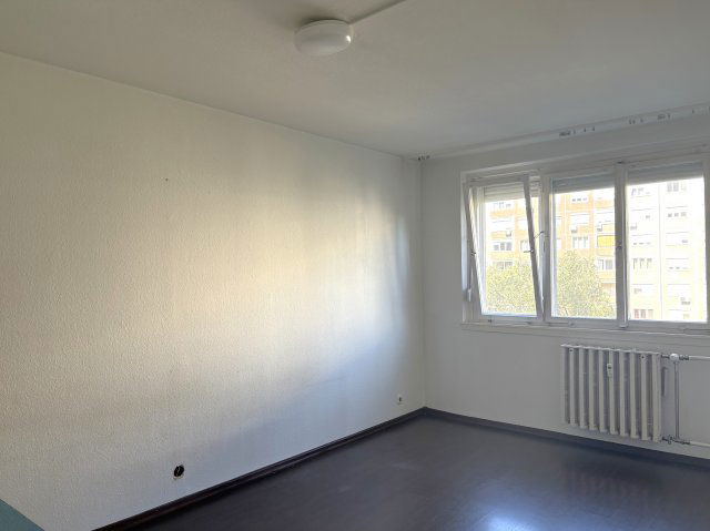 Eladó panellakás, Budapesten, III. kerületben 56.99 M Ft