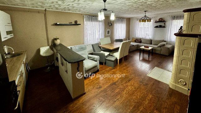 Eladó családi ház, Dömsödön 85 M Ft, 4 szobás