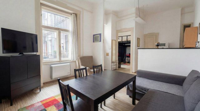 Eladó téglalakás, Budapesten, VI. kerületben 79.9 M Ft, 3 szobás