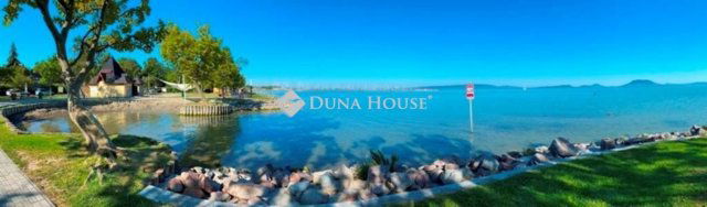 Eladó nyaraló, Balatonfenyvesen 37 M Ft, 4 szobás