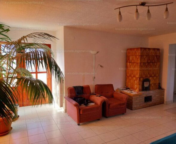 Eladó családi ház, Rezin 84 M Ft, 8 szobás