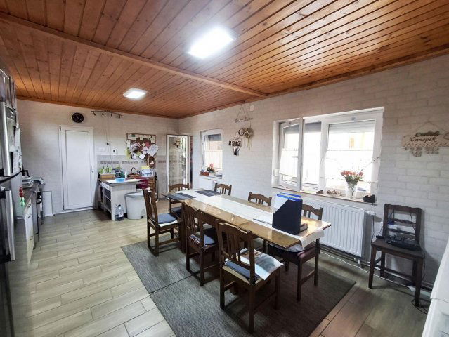 Eladó családi ház, Vértesszőlősön 99 M Ft, 3 szobás