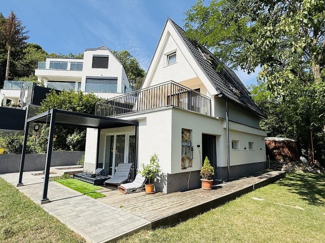 Eladó családi ház, Szentendrén 138 M Ft, 3 szobás