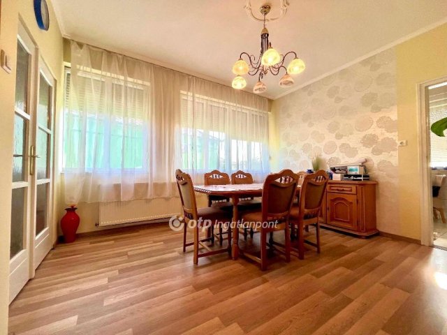 Eladó családi ház, Debrecenben 115 M Ft, 3 szobás