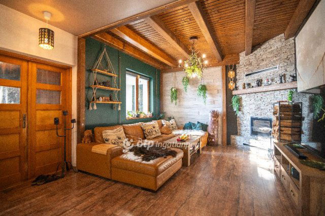 Eladó családi ház, Fóton 174.9 M Ft, 6 szobás