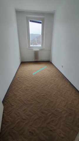 Eladó panellakás, Ózdon 8.9 M Ft, 1+2 szobás
