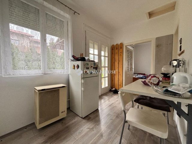 Eladó családi ház, Százhalombattán 85 M Ft, 1 szobás