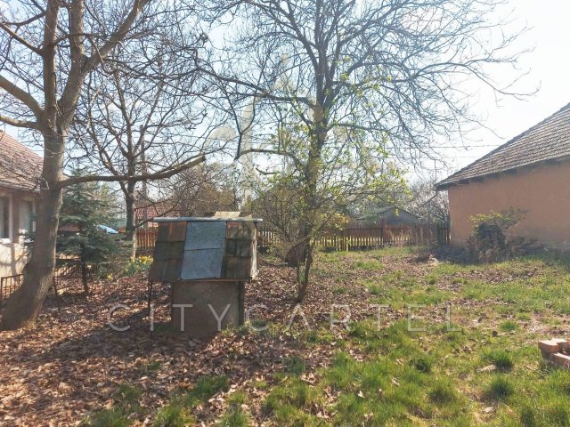 Eladó családi ház, Előszálláson 23 M Ft, 2 szobás