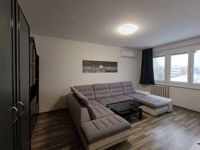 Eladó panellakás, Tatabányán 37.99 M Ft, 2 szobás