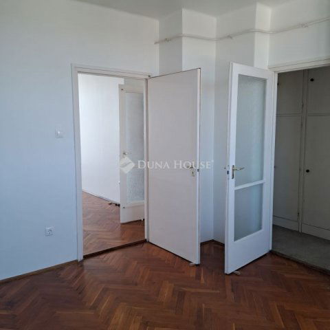 Eladó panellakás, Jászberényben 28.9 M Ft, 2 szobás