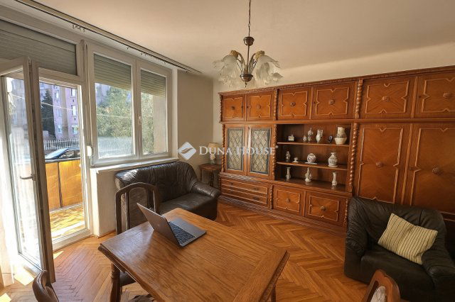 Eladó téglalakás, Kecskeméten 34 M Ft, 3 szobás