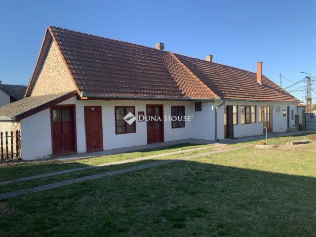 Eladó családi ház, Tolnán 24.9 M Ft, 3 szobás