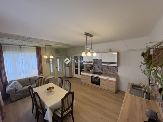 Eladó családi ház, Pilisen 70 M Ft, 3 szobás