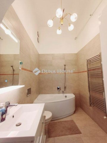 Eladó téglalakás, Budapesten, V. kerületben 208.407 M Ft