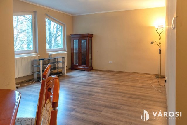 Eladó iroda, Orosházán 37 M Ft / költözzbe.hu