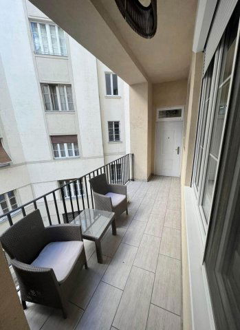 Eladó téglalakás, Budapesten, VI. kerületben 259 M Ft, 2 szobás