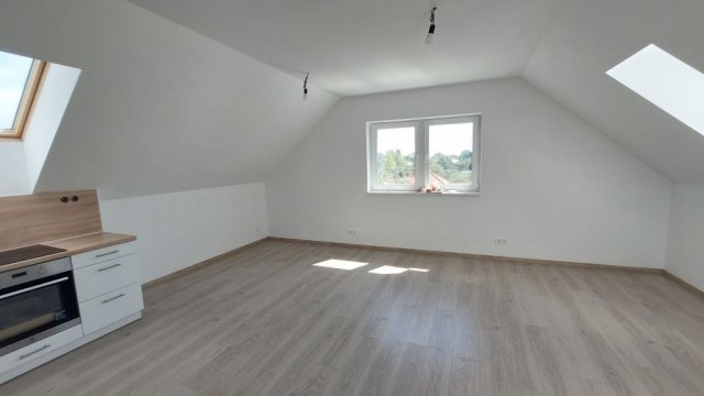 Eladó téglalakás, Besnyőn 39.9 M Ft, 2+1 szobás
