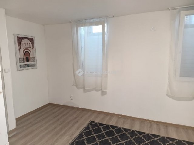 Eladó téglalakás, VII. kerületben, Bethlen Gábor utcában