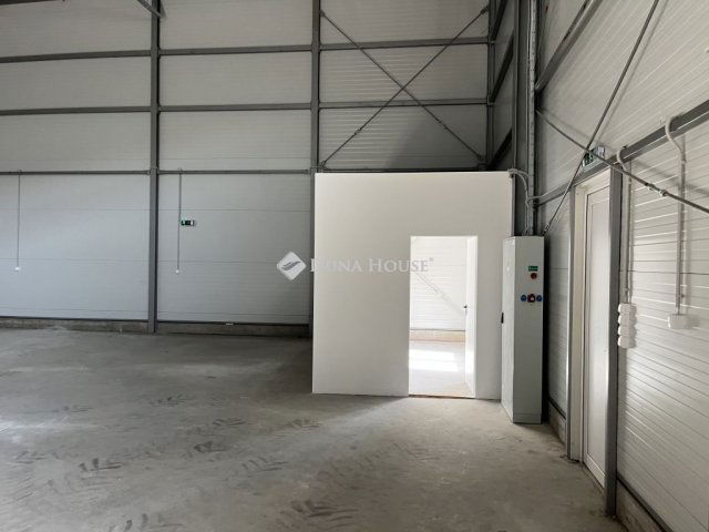 Kiadó ipari ingatlan, Nyíregyházán 1600 E Ft / hó