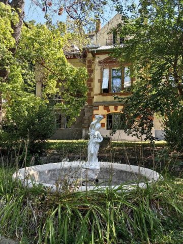 Eladó családi ház, Törökbálinton 673.75 M Ft, 7 szobás