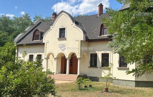 Eladó családi ház, Kecskeméten 229 M Ft, 8 szobás