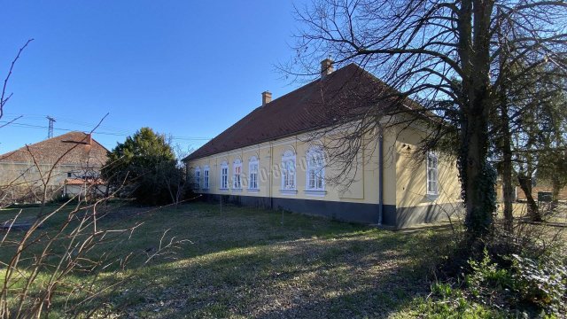 Eladó családi ház, Dabason 163 M Ft, 5+1 szobás